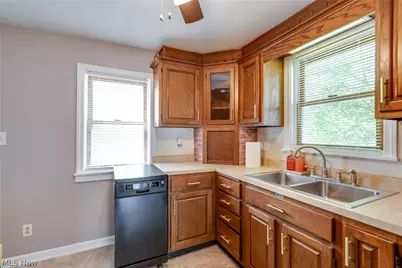1307 Plymouth Street NW, Massillon, OH 44646 - Photo 15
