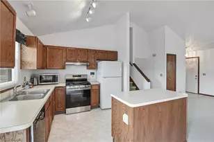 6396 Olive Ave, North Ridgeville, OH 44039 - Photo 11