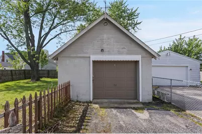 123 Lafayette Street, Elyria, OH 44035 - Photo 29