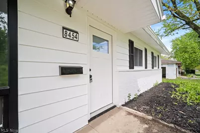 8454 Royalhaven Drive, North Royalton, OH 44133 - Photo 3