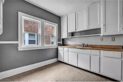 889 E 143rd Street, Loveland, OH 44110 - Photo 5