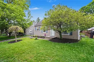 131 Sheldon Dr, Akron, OH 44313 - Photo 3