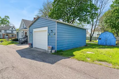 913 7th Street NW, Canton, OH 44703 - Photo 9
