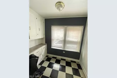 18323 Newell Road, Huber Heights, OH 44122 - Photo 9