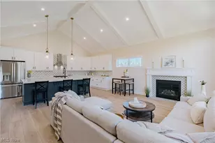 6469 N Cobblestone Rd, Mayfield Village, OH 44143 - Photo 5
