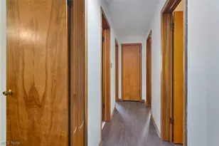 4285 Kerrybrook Dr, Youngstown, OH 44511 - Photo 9