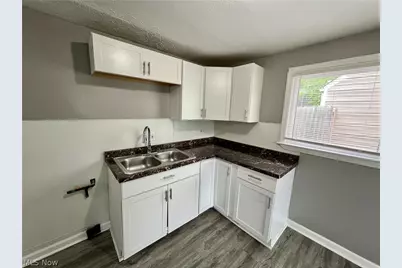 633 Blossom Drive, Lorain, OH 44052 - Photo 7