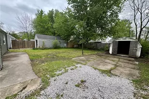 633 Blossom Dr, Lorain, OH 44052 - Photo 19