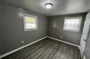 633 Blossom Dr, Lorain, OH 44052 - Photo 9
