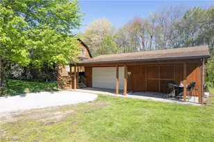 4897 Chestnut Dr, Kent, OH 44240 - Photo 9