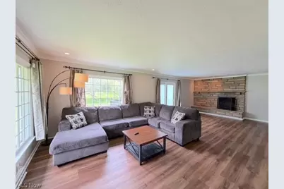 2431 Pleasant Valley Road NE, New Philadelphia, OH 44663 - Photo 3