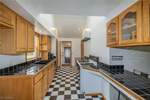 3957 Grafton Rd, Brunswick, OH 44212 - Photo 9