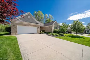 395 White Spruce Dr, Macedonia, OH 44056 - Photo 3