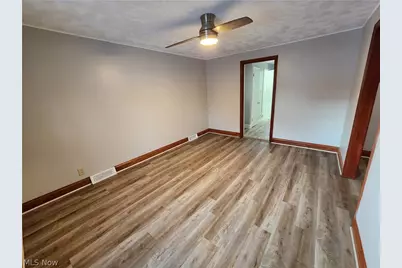 2452 Bromley Road, University Heights, OH 44118 - Photo 13
