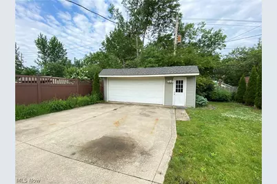 2452 Bromley Road, University Heights, OH 44118 - Photo 23