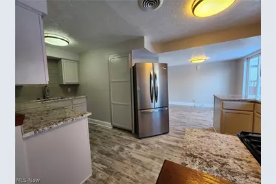 2452 Bromley Road, University Heights, OH 44118 - Photo 5