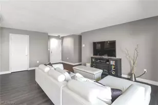 12550 Lake Ave, Oakwood, OH 44107 - Photo 11