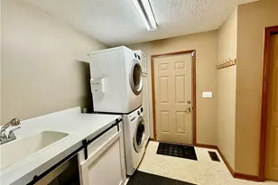 3076 Ravineview Cir, Stow, OH 44224 - Photo 19