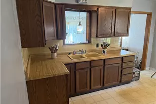 533 Forest-Hill Dr, Youngstown, OH 44515 - Photo 3
