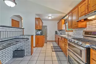 10548 Briar Hill Dr, Kirtland, OH 44094 - Photo 13