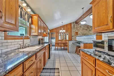 10548 Briar Hill Drive, Kirtland, OH 44094 - Photo 15