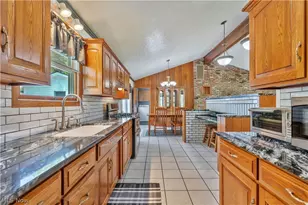 10548 Briar Hill Dr, Kirtland, OH 44094 - Photo 15