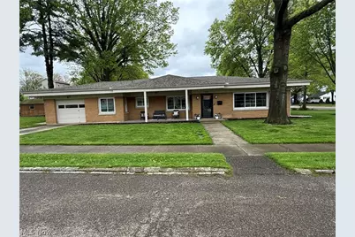 837 Oak Street NW, New Philadelphia, OH 44663 - Photo 1
