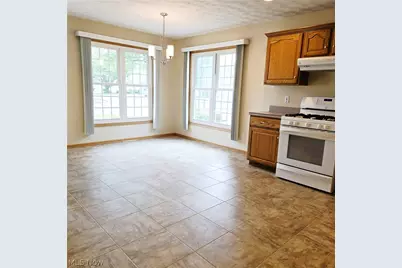 15672 Roxboro Drive, Middleburg Heights, OH 44130 - Photo 3