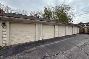 612 Trevitt Cir W, Euclid, OH 44143 - Photo 29