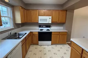 612 Trevitt Cir W, Euclid, OH 44143 - Photo 5