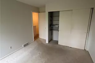 612 Trevitt Cir W, Euclid, OH 44143 - Photo 17