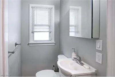 672 E 109th Street, Loveland, OH 44108 - Photo 11