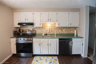 2220 Elm Trace St, Austintown, OH 44515 - Photo 7