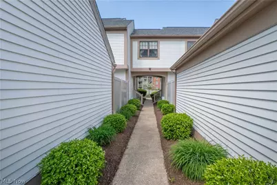 1836 Beechwood Avenue NE, North Canton, OH 44720 - Photo 3