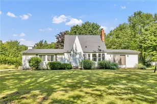 838 Nesbitt Rd, Sagamore Hills, OH 44067 - Photo 1