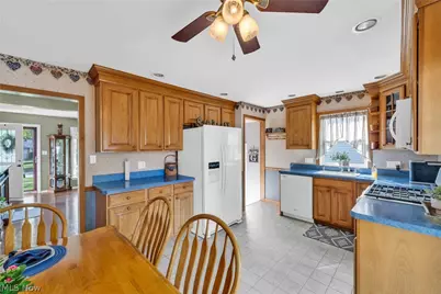 746 N Elmwood Avenue, Wickliffe, OH 44092 - Photo 11