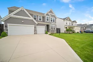 8809 Leatherleaf Dr, Columbia Station, OH 44028 - Photo 3