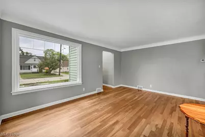 391 E 324th Street, Willowick, OH 44095 - Photo 7