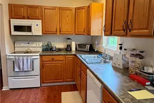 124 E King St, Zanesville, OH 43701 - Photo 9