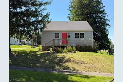 124 E King Street, Zanesville, OH 43701 - Photo 1