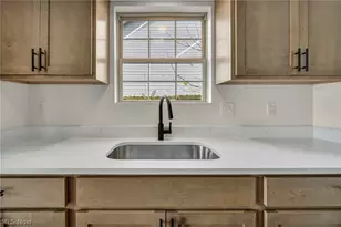 71 Chestnut St, Elyria, OH 44035 - Photo 13