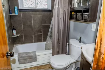 4202 Holl Avenue, Sheffield Lake, OH 44054 - Photo 15