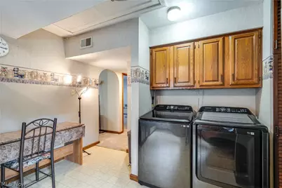 763 Lindsay Avenue, Akron, OH 44306 - Photo 9
