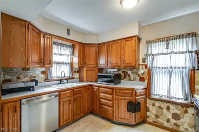 763 Lindsay Avenue, Akron, OH 44306 - Photo 7