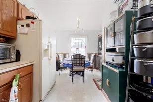 344 Myron St, Hubbard, OH 44425 - Photo 9