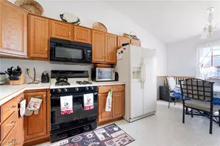 344 Myron St, Hubbard, OH 44425 - Photo 7