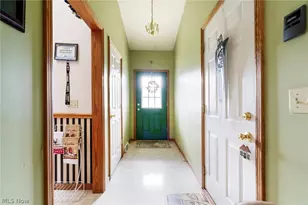 344 Myron St, Hubbard, OH 44425 - Photo 5