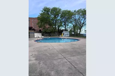 11720 Edgewater Drive #1007, Oakwood, OH 44107 - Photo 13