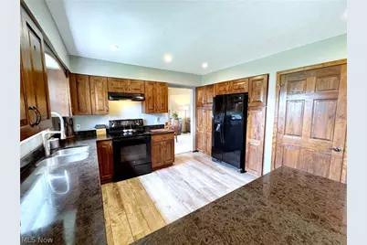 17051 Hunting Meadows Drive, Strongsville, OH 44136 - Photo 11