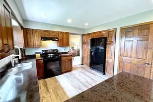 17051 Hunting Meadows Dr, Strongsville, OH 44136 - Photo 11
